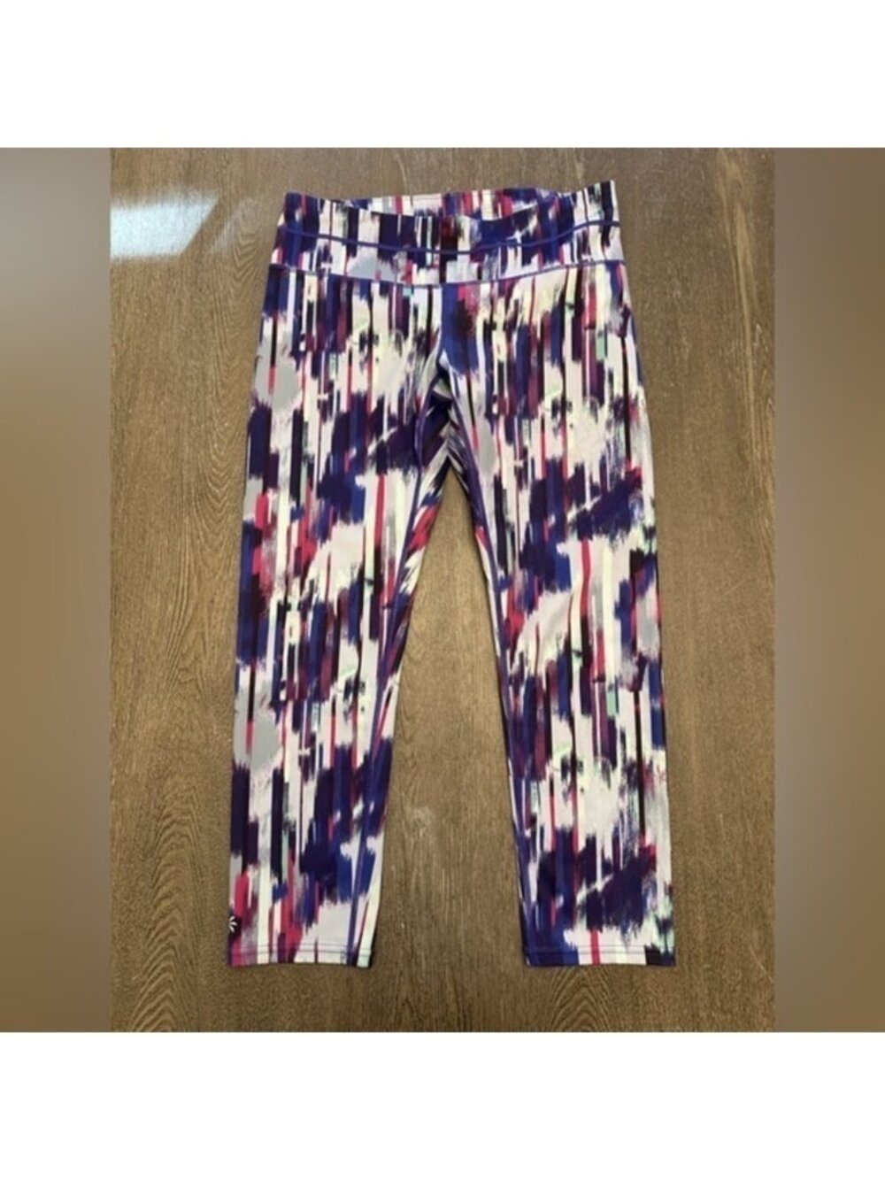LIKE NEW ATHLETA MULTI COLORED CROPPED LEGGINGS - Size Small AKU:1